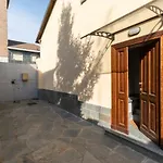 Santa Rita House With Parking